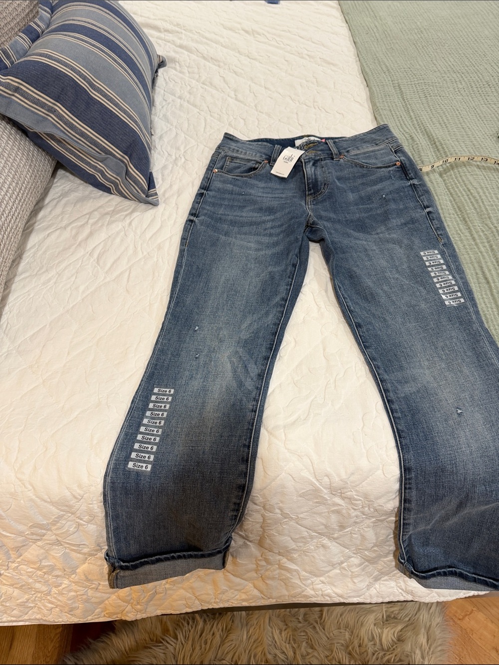 CAbi Cinch straight Jeans in Faded Blue Wash 6 NWT